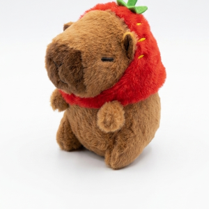 Chaveiro de Pelucia Capivara com Touquinha de morango